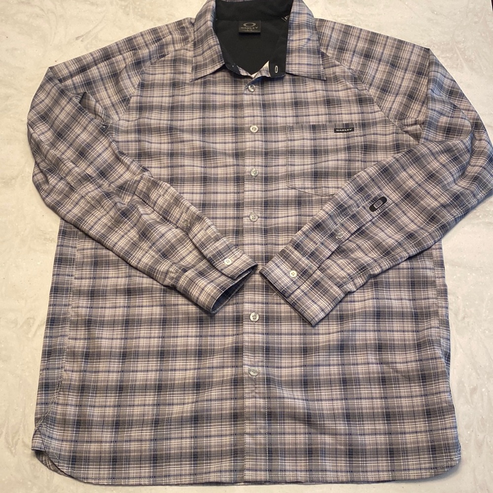 Oakley long sleeve performance shirt